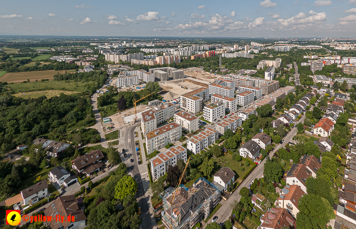 07.06.2023 - Aktuelle Luftbilder aus dem Alexisquartier und Pandion Verde in Neuperlach in München